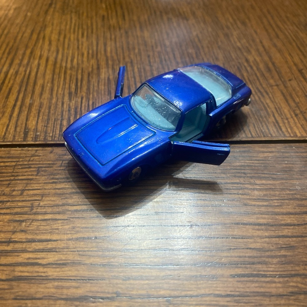 VINTAGE  1970s MATCHBOX SERIES NO 14 ISO GRIFO OPENING DOORS IN BLUE ENGLAND